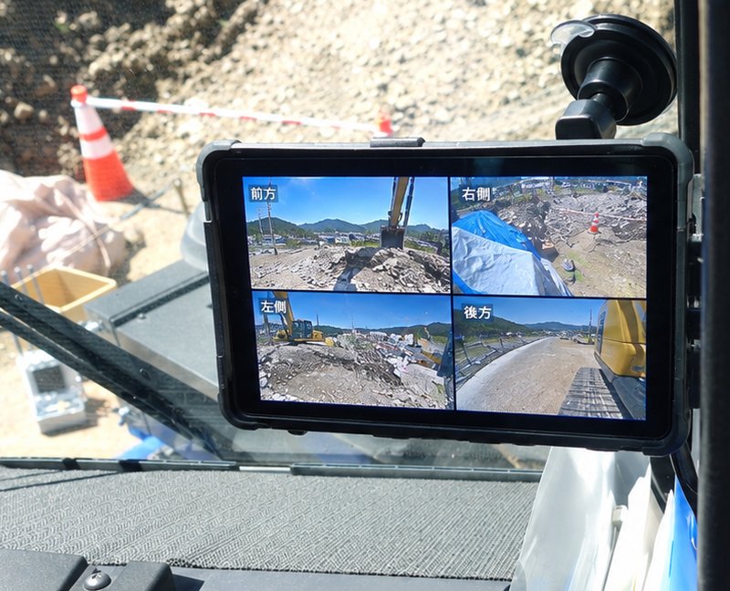 運転席タブレットで4分割表示